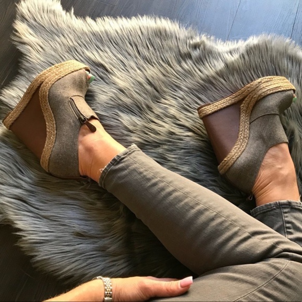 Christian Louboutin 'Deroba Flannel Espadrilles' - Women's 37